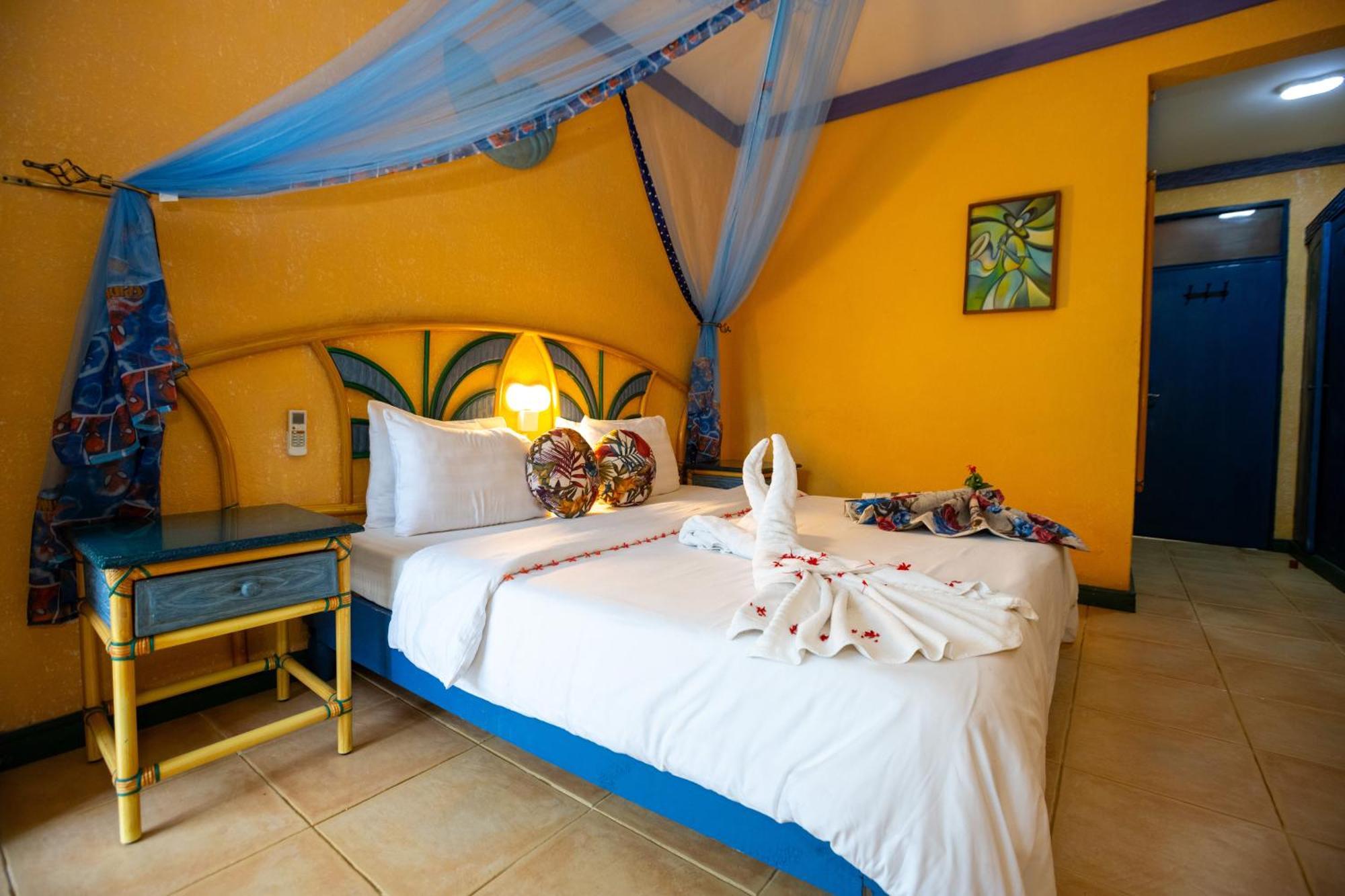 Beachcomber Hotel And Resort Дар-эс-Саламе Экстерьер фото