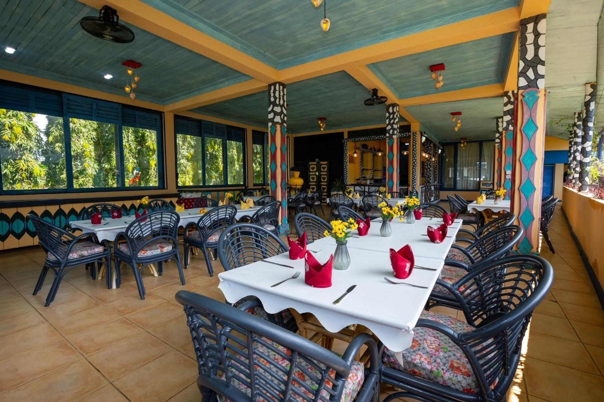 Beachcomber Hotel And Resort Дар-эс-Саламе Экстерьер фото