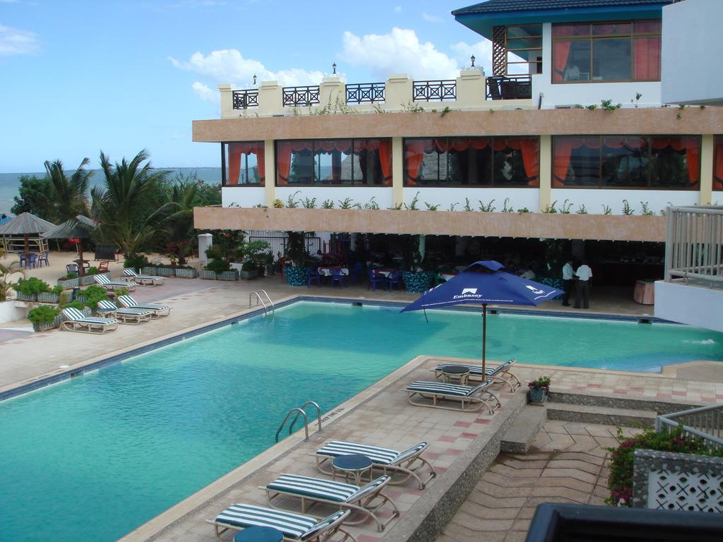Beachcomber Hotel And Resort Дар-эс-Саламе Экстерьер фото