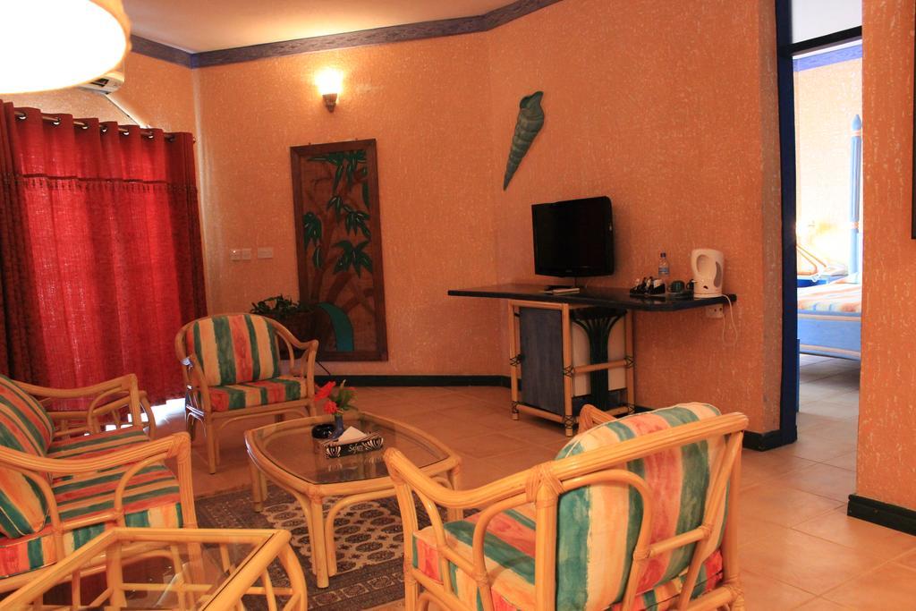 Beachcomber Hotel And Resort Дар-эс-Саламе Экстерьер фото