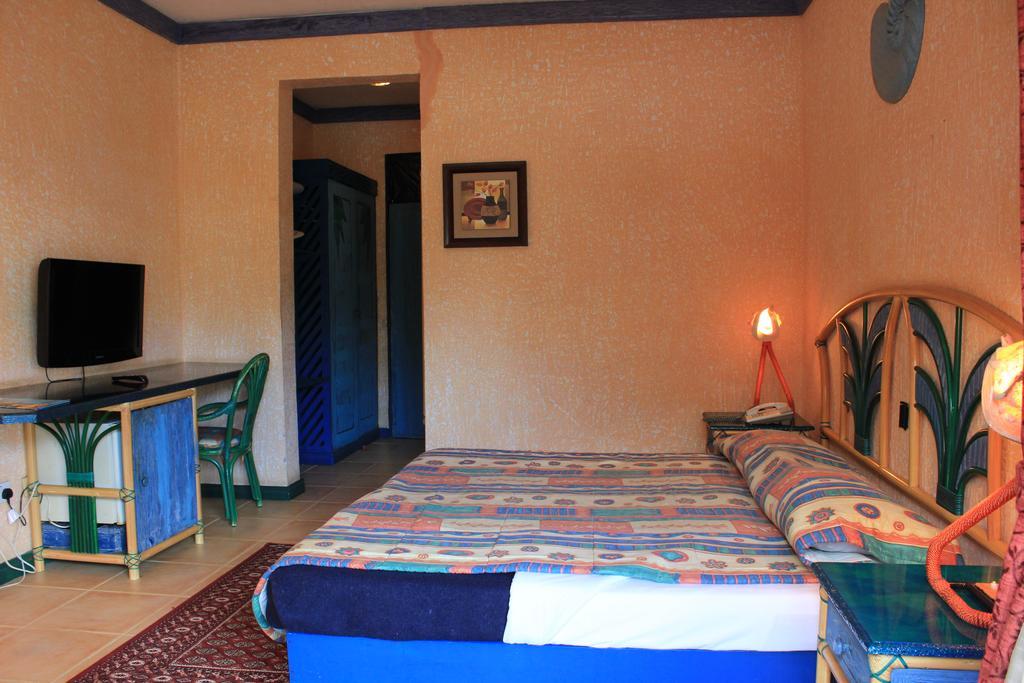 Beachcomber Hotel And Resort Дар-эс-Саламе Экстерьер фото