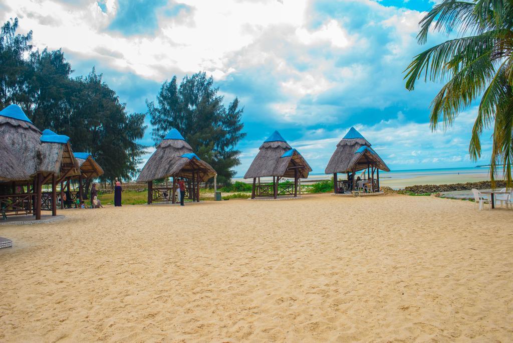 Beachcomber Hotel And Resort Дар-эс-Саламе Экстерьер фото