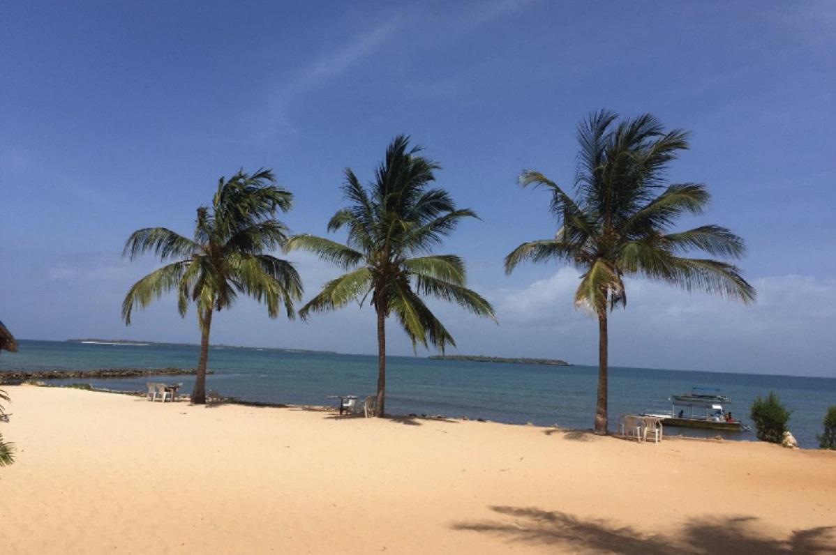 Beachcomber Hotel And Resort Дар-эс-Саламе Экстерьер фото