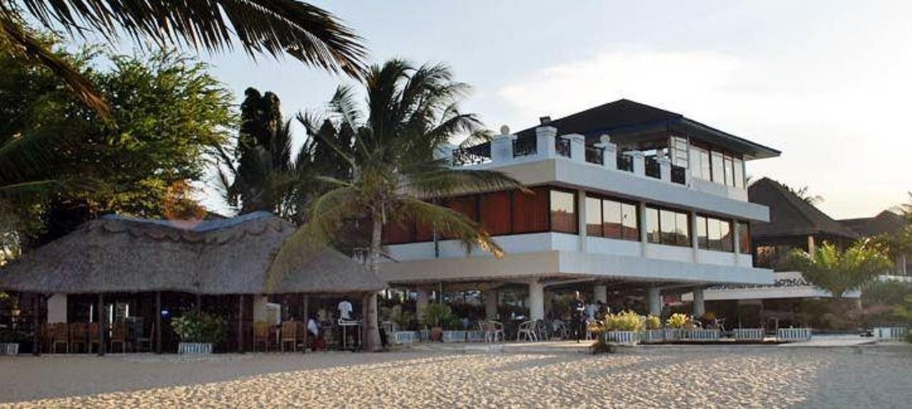 Beachcomber Hotel And Resort Дар-эс-Саламе Экстерьер фото