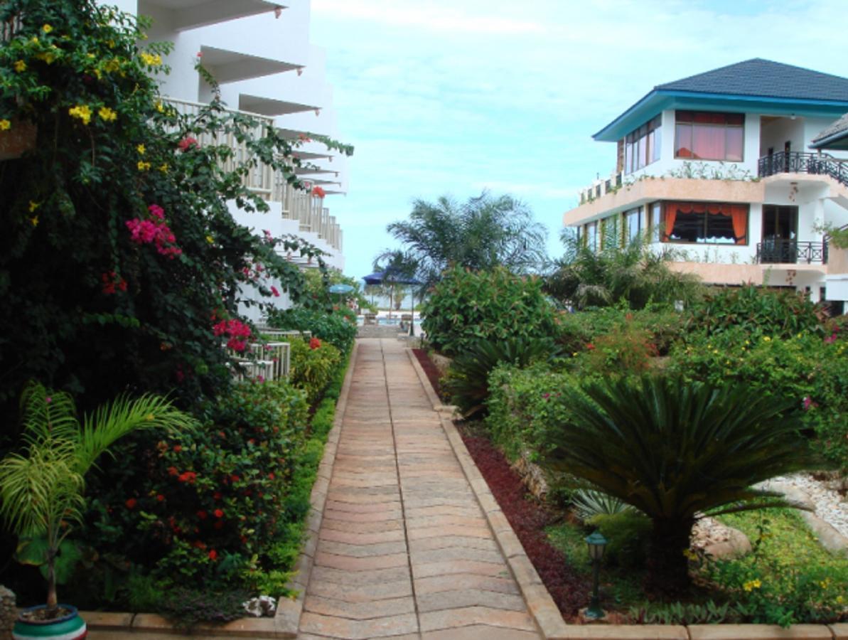 Beachcomber Hotel And Resort Дар-эс-Саламе Экстерьер фото