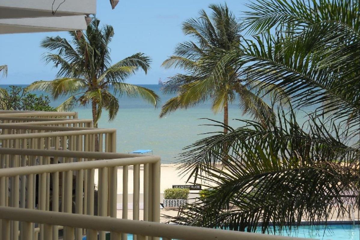 Beachcomber Hotel And Resort Дар-эс-Саламе Экстерьер фото